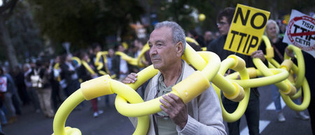 Nicht an die Kette legen lassen: Zehntausende demonstrierten am ...