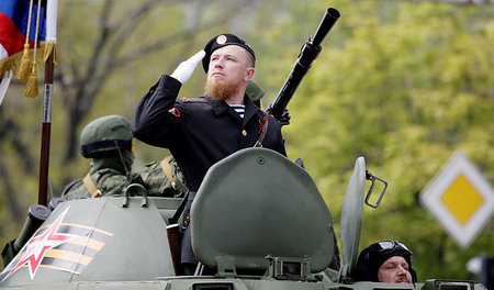 Arsen Pawlow am 9. Mai bei der Militärparade in Donezk zum Tag d...