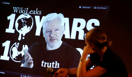 Nicht mehr online: Wikileaks-Gründer Julian Assange bei Videoauf...