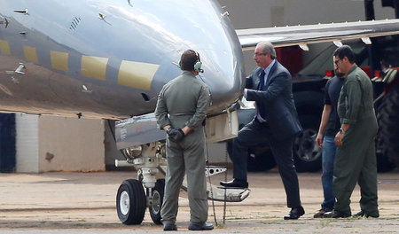 Auf dem Luftweg: Der tiefe Fall von Eduardo Cunha brachte ihn nu...