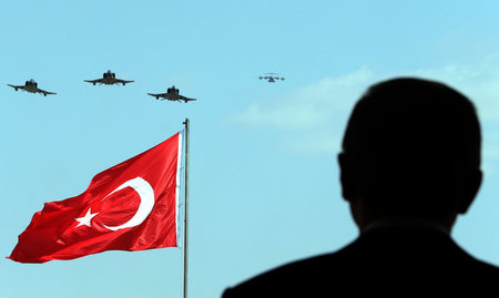 Der Terrorpate von Ankara: Recep Tayyip Erdogan bei einer Flugsc...