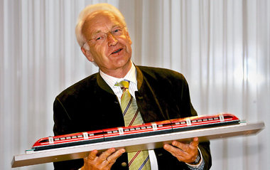 Bayerns Noch-Ministerpräsident freut sich auf sein Denkmal Bayerns Noch-Ministerpräsident freut sich auf sein Denkmal