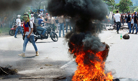Oppositionelle haben am Mittwoch in San Cristóbal eine Straßensp...