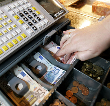 Kassen in der »Realwirtschft«: Geld durch Waren bzw. Leistungen ...