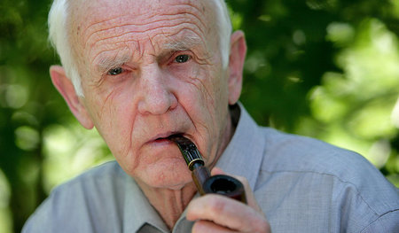 Das Glück im Hinterhaus: Günter de Bryn wird 90.
