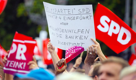 Kritische Stimmen während des 150. Geburtstages der SPD im Augus...