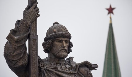 Roter Stern verblasst: Wladimir I. hat 988 den Ritus der Ostkirc... Roter Stern verblasst: Wladimir I. hat 988 den Ritus der Ostkirc...