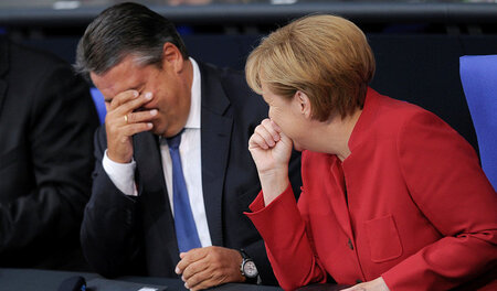 Wirtschaftsminister Sigmar Gabriel (SPD) lacht sich schlapp Wirtschaftsminister Sigmar Gabriel (SPD) lacht sich schlapp
