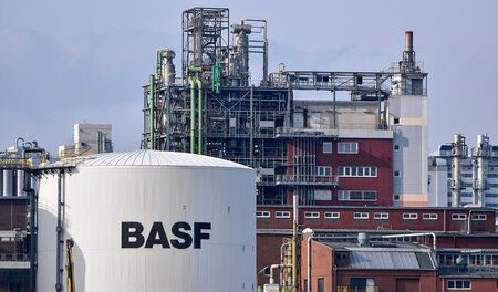 BASF habe zu Lasten normaler Steuerzahler »ein perfides System z... BASF habe zu Lasten normaler Steuerzahler »ein perfides System z...