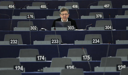 Allein auf weiter Flur? Jean-Luc Mélenchon im EU-Parlament in St...