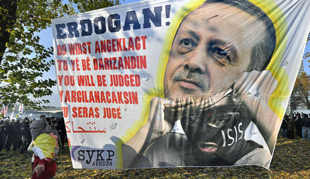 Gegen die »in Entstehung befindliche Diktatur« in der Türkei gin...