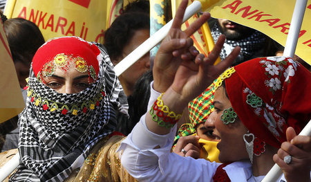 Kurdisches Newroz-Fest in Ankara: Gegen solche Demonstrationen g...
