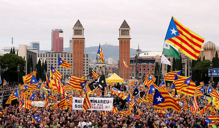 Unterstützer der katalanischen Unabhängigkeitsbewegung am Sonnta...