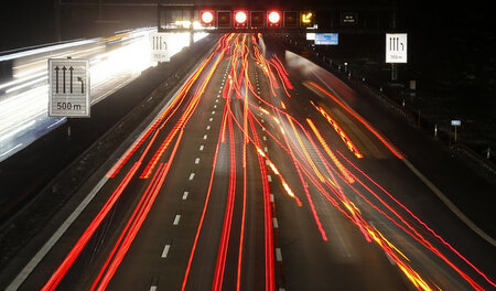 Autobahnen sind ein lohnendes Investitionsobjekt für private Fon...