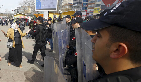 Im März ging die türkische Polizei in Istanbul gewaltsam gegen e...