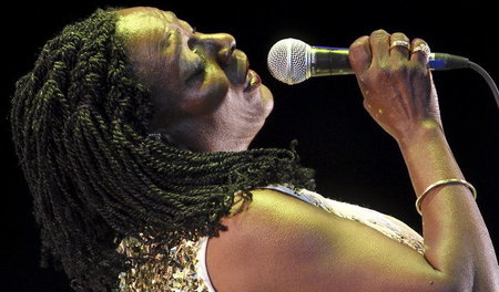 Exponentin eines Soul- und Funk-Revivals im Stil der 60er und 70... Exponentin eines Soul- und Funk-Revivals im Stil der 60er und 70...