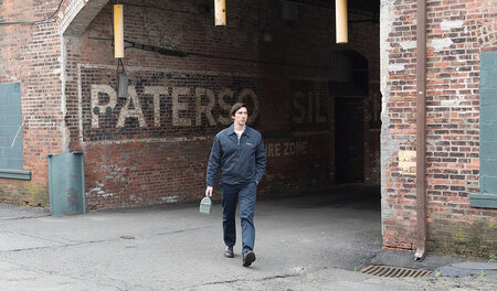 Ein Name, der eine Stadt ist, die ein Mann ist, der Adam Driver ... Ein Name, der eine Stadt ist, die ein Mann ist, der Adam Driver ...