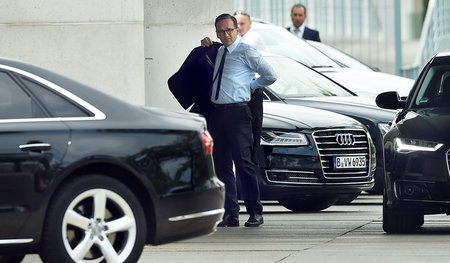Hurtig, hurtig, Herr Minister Maas, Ihr nächster Auftritt wartet...