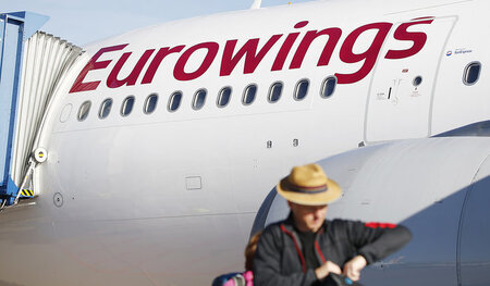 Passagiere mussten am Dienstag einmal mehr warten, weil bei Euro... Passagiere mussten am Dienstag einmal mehr warten, weil bei Euro...