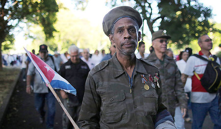 Dieser ehemalige Angola-Kämpfer erwies Fidel Castro am Montag in...