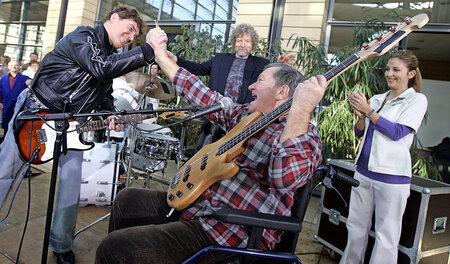 Antiheld mit Gitarre: Klaus Manchen (vorn, links Frank Schöbel)