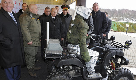 Roboter in der russischen Rüstungsproduktion sollen zur wirtscha... Roboter in der russischen Rüstungsproduktion sollen zur wirtscha...