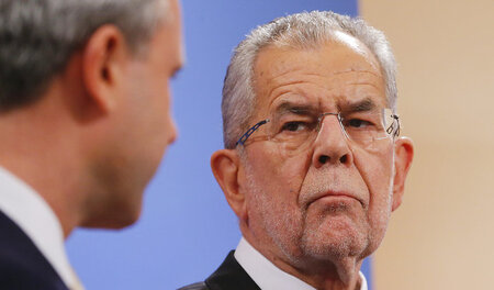 Wahlsieger: Alexander Van der Bellen (rechts) während einer TV-S...
