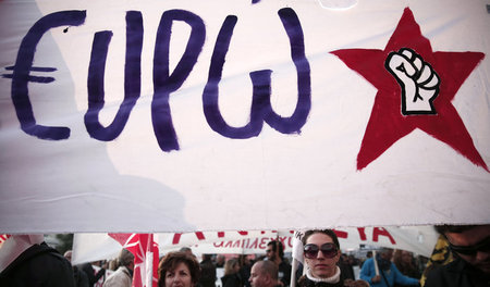 Proteste gegen das Euro-Diktat in Griechenland (Athen, 1. April ... Proteste gegen das Euro-Diktat in Griechenland (Athen, 1. April ...