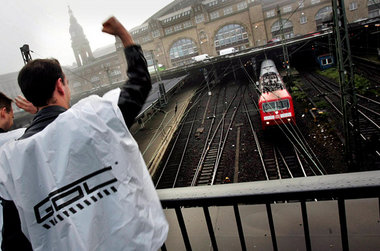Streikposten der GDL auf dem Hamburger Hauptbahnhof, Freitag, 5....
