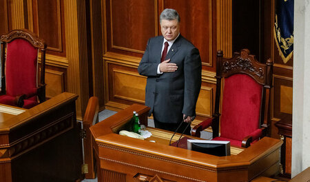 Der ukrainische Präsident Petro Poroschenko während einer Parlam... Der ukrainische Präsident Petro Poroschenko während einer Parlam...