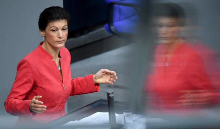 Die Fraktionsvorsitzende von Die Linke, Sahra Wagenknecht, am 23...