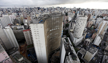 Wohnungen für 5.000 Menschen: Das Copan-Gebäude in Sao Paulo, Ap...