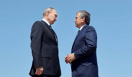 Beziehungspflege: Wladimir Putin und Schawkat Mirsijojew nach de... Beziehungspflege: Wladimir Putin und Schawkat Mirsijojew nach de...