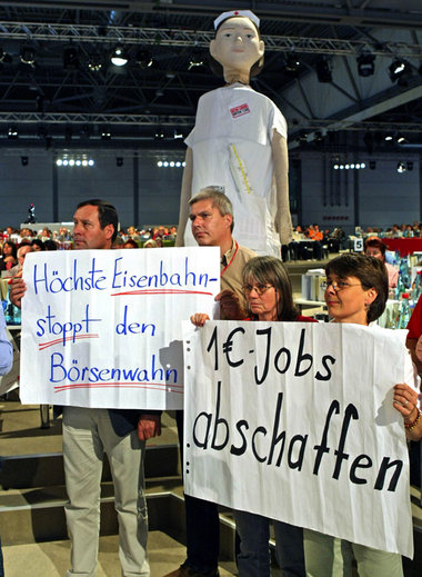 Protest während der Rede von SPD-Chef Kurt Beck auf dem ver.di-K... Protest während der Rede von SPD-Chef Kurt Beck auf dem ver.di-K...
