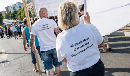 Ganz viel Liebe von der Hassfraktion: Neonaziaufmarsch am 3. Sep...