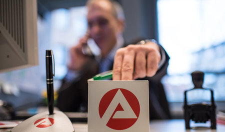 Nur wer sich registrieren lässt, ist von Amts wegen erwerbslos. ...