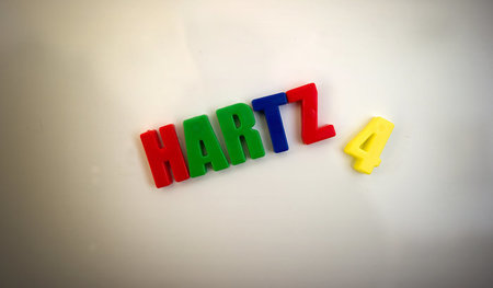 Bunte Buchstaben, demütigender Alltag: Für Betroffene bedeutet H...