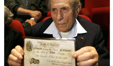 Adolf Burger bei der Premiere des Films »Die Fälscher« in Tel Av...