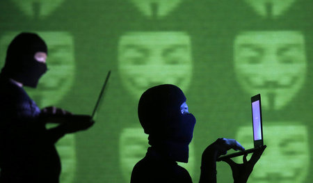 Finstere Cyberverbrecher, gesteuert von Moskau, bedrohen die Ver...