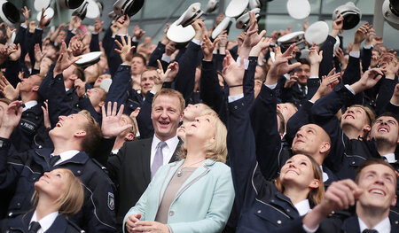 Der Innenminister von NRW, Ralf Jäger, und die Ministerpräsident...