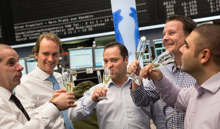 Prost, Genossen! Bosse und Broker dürften nach den SPD-Plänen sc...