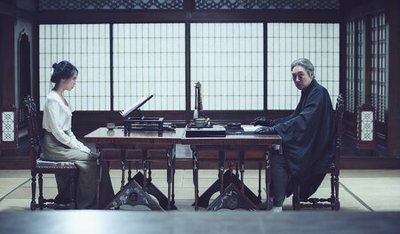 Wer täuscht wen? Die Erbin (Kim Min-hee) und der Tyrann (Cho Jin... Wer täuscht wen? Die Erbin (Kim Min-hee) und der Tyrann (Cho Jin...