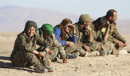 Gute Aussichten? Kämpfer der Volksverteidigungseinheiten (kurdis...