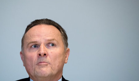 Pardauz, hier kommt Pazderski: Der Berliner AfD-Chef hat tief in...