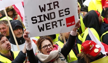 Wer kämpft, kann gewinnen. (Ver.di-Ausstand am Frankfurter Flugh...