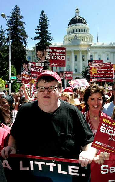 »Starke Frustration«: Michael Moore demonstriert für seinen neue...