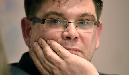 Quo vadis? Der Linke-Politiker und neue Berliner Staatssekretär ... Quo vadis? Der Linke-Politiker und neue Berliner Staatssekretär ...