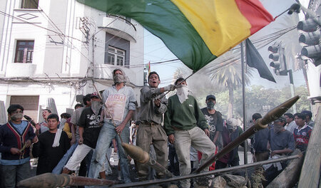 Protest in der bolivianischen Stadt Cochabamba gegen die Privati... Protest in der bolivianischen Stadt Cochabamba gegen die Privati...