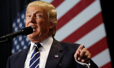 Donald Trump am 13. Dezember 2016 bei einer Dankesrede in West A... Donald Trump am 13. Dezember 2016 bei einer Dankesrede in West A...