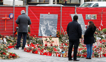 Gedenken an die Opfer des Anschlags am Berliner Breitscheidplatz... Gedenken an die Opfer des Anschlags am Berliner Breitscheidplatz...